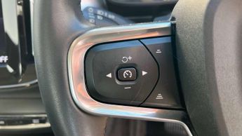 Volvo XC40 1.5 T3 [163] Momentum 5dr Geartronic
