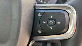 Volvo XC40 1.5 T3 [163] Momentum 5dr Geartronic