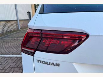 Volkswagen Tiguan 2.0 TDi 150 4Motion R-Line Tech 5dr DSG