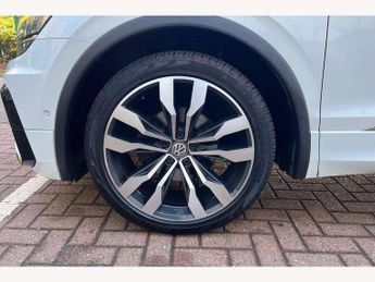 Volkswagen Tiguan 2.0 TDi 150 4Motion R-Line Tech 5dr DSG