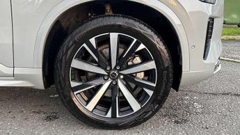 Volvo XC90 2.0 B5P Plus Dark 5dr AWD Geartronic