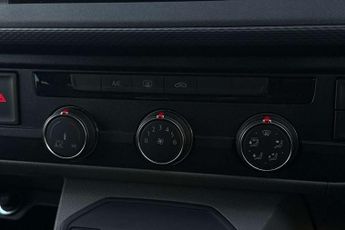 Volkswagen Transporter 2.0 TDI 150 Highline Kombi Van DSG