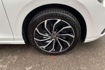 Volkswagen Golf 1.5 eTSI 150 Style 5dr DSG