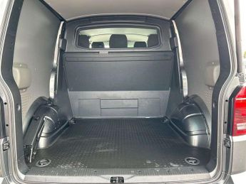 Volkswagen Transporter 2.0 TDI 150 Highline Kombi Van DSG