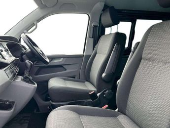 Volkswagen Transporter 2.0 TDI 150 Highline Kombi Van DSG