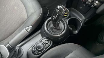 MINI Hatchback 5dr 1.5 Cooper Classic 5dr Auto