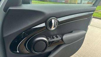 MINI Hatchback 5dr 1.5 Cooper Classic 5dr Auto