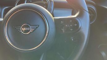 MINI Hatchback 5dr 1.5 Cooper Exclusive 5dr Auto