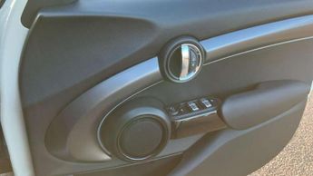 MINI Hatchback 5dr 1.5 Cooper Exclusive 5dr Auto