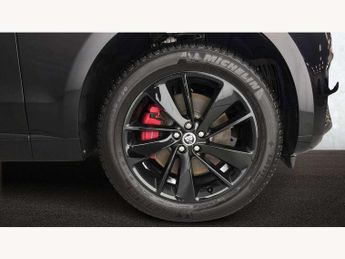 Jaguar F-Pace 2.0 P400e R-Dynamic SE Black 5dr Auto AWD