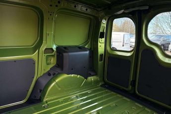 Volkswagen Caddy 1.5 eHybrid 150 Commerce Pro Van DSG [Tech]