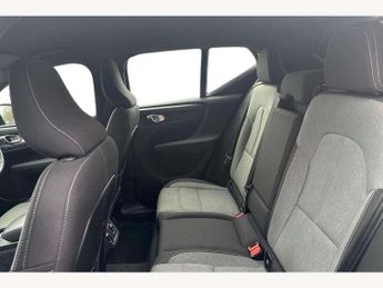 Volvo XC40 2.0 B3P Plus Dark 5dr Auto