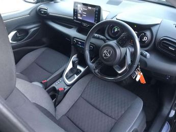 Toyota Yaris 1.5 Hybrid Design 5dr CVT