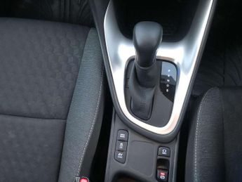 Toyota Yaris 1.5 Hybrid Design 5dr CVT