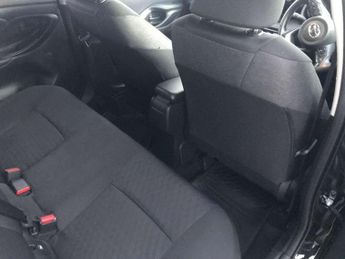 Toyota Yaris 1.5 Hybrid Design 5dr CVT