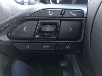 Toyota Yaris 1.5 Hybrid Design 5dr CVT