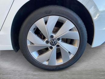 Volkswagen Golf 1.5 eTSI 150 Style 5dr DSG