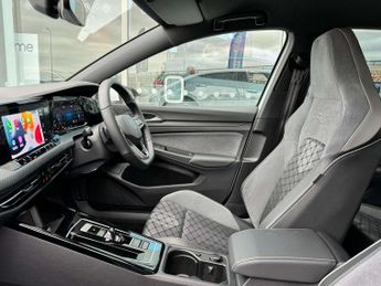 Volkswagen Golf 1.5 eTSI 150 R-Line 5dr DSG