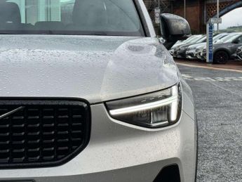 Volvo XC40 2.0 B3P Plus Dark 5dr Auto