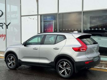 Volvo XC40 2.0 B3P Plus Dark 5dr Auto