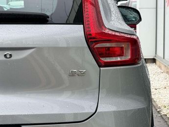 Volvo XC40 2.0 B3P Plus Dark 5dr Auto