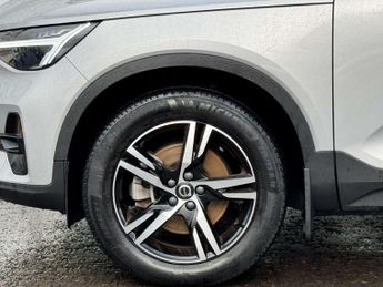 Volvo XC40 2.0 B3P Plus Dark 5dr Auto