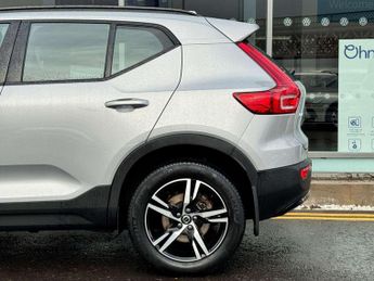 Volvo XC40 2.0 B3P Plus Dark 5dr Auto