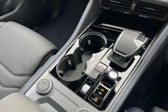 Volkswagen Touareg 3.0 V6 TSI eHybrid 4Motion R 5dr Tip Auto