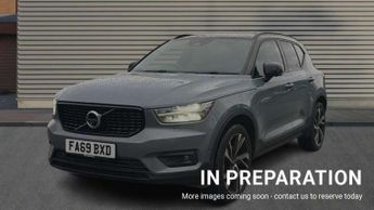 Volvo XC40 2.0 T4 R DESIGN Pro 5dr AWD Geartronic