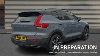 Volvo XC40 2.0 T4 R DESIGN Pro 5dr AWD Geartronic
