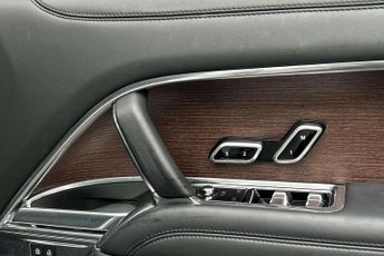 Land Rover Range Rover 3.0 D350 HSE 4dr Auto