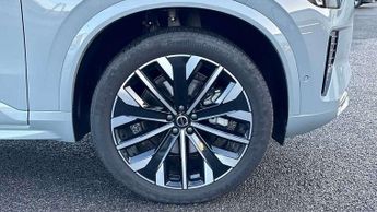 Volvo XC90 2.0 B5P Plus Dark 5dr AWD Geartronic