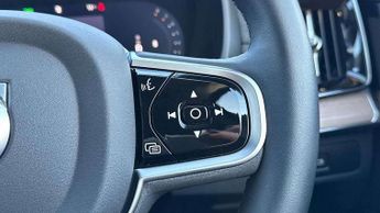 Volvo XC90 2.0 B5P Plus Dark 5dr AWD Geartronic