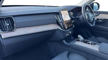 Volvo XC90 2.0 B5P Plus Dark 5dr AWD Geartronic