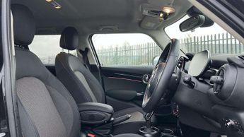 MINI Hatchback 5dr 1.5 Cooper Classic 5dr Auto [Comfort/Nav Pack]