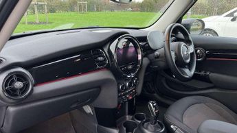 MINI Hatchback 5dr 1.5 Cooper Classic 5dr Auto [Comfort/Nav Pack]