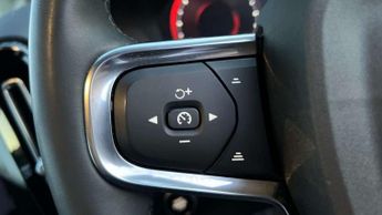 Volvo XC40 Recharge 1.5 T4 Recharge PHEV R DESIGN 5dr Auto