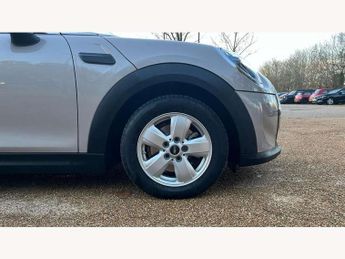 MINI Hatchback 1.5 Cooper Classic 3dr Auto