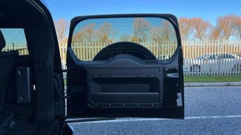 Land Rover Defender 3.0 D250 X-Dynamic SE 90 3dr Auto