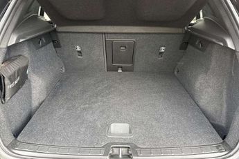 Volvo XC40 2.0 T4 Momentum 5dr AWD Geartronic