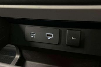 Land Rover Defender 3.0 D250 X-Dynamic HSE 90 3dr Auto