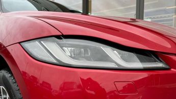 Jaguar F-Pace 2.0 D200 R-Dynamic SE Black 5dr Auto AWD