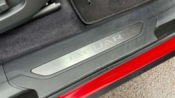 Jaguar F-Pace 2.0 D200 R-Dynamic SE Black 5dr Auto AWD