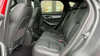 Jaguar F-Pace 2.0 D200 R-Dynamic SE Black 5dr Auto AWD