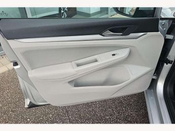 Volkswagen Golf 1.5 eTSI 150 Life 5dr DSG