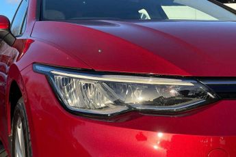 Volkswagen Golf 1.5 eTSI 150 Life 5dr DSG