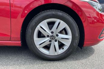 Volkswagen Golf 1.5 eTSI 150 Life 5dr DSG