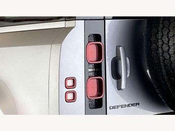 Land Rover Defender 3.0 D300 X-Dynamic HSE 90 3dr Auto