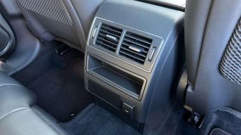 Jaguar F-Pace 2.0 D200 R-Dynamic SE 5dr Auto AWD