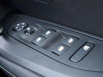 Peugeot 2008 1.2 Hybrid 136 GT 5dr e-DSC6